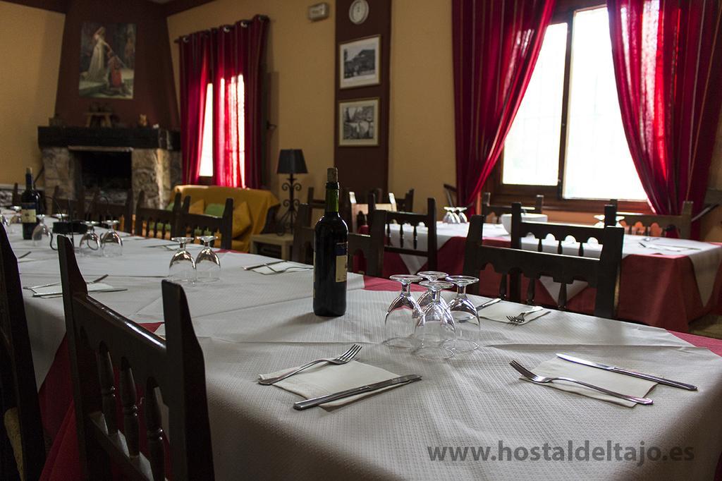 Hostal Del Tajo Peralejos de las Truchas Exterior foto